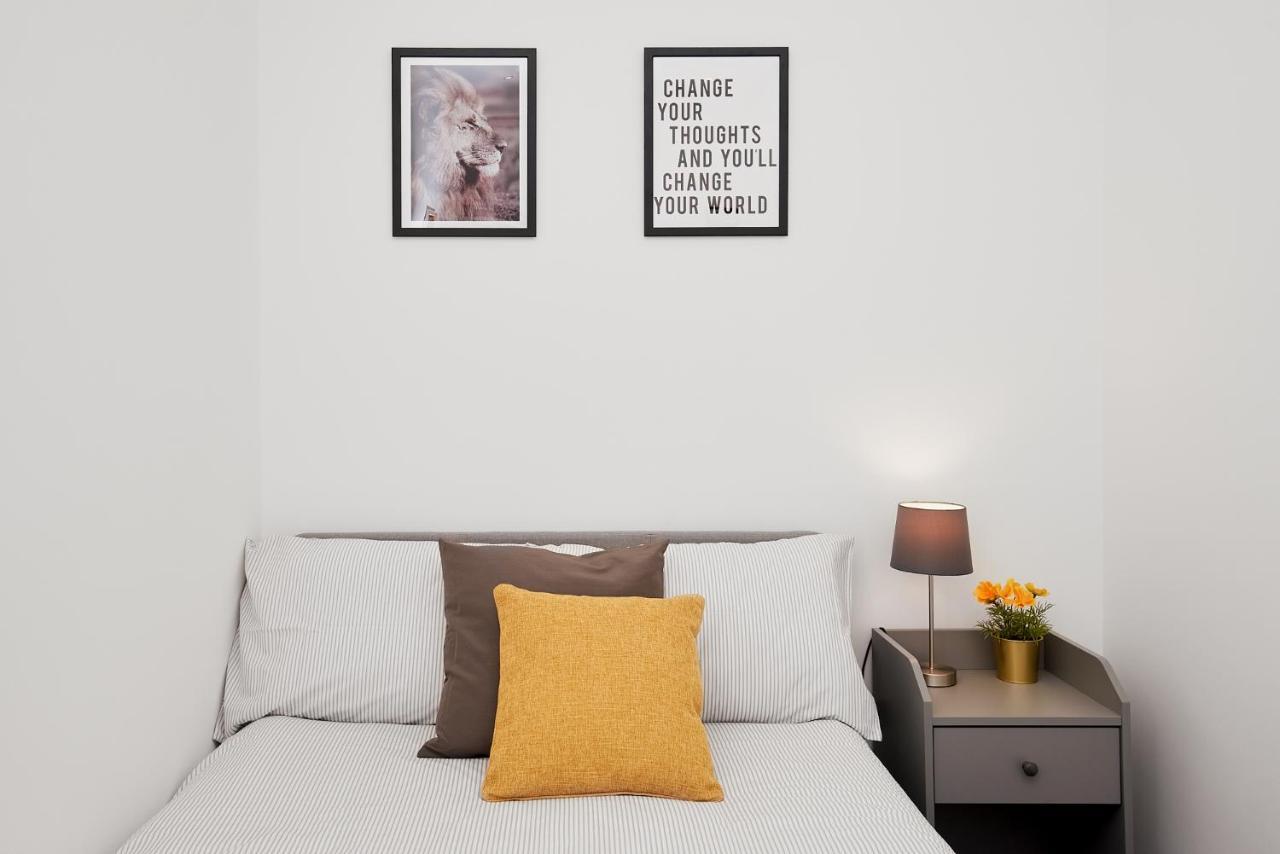 High Spec 2 Bed Apartment W/Parking Available London Bagian luar foto