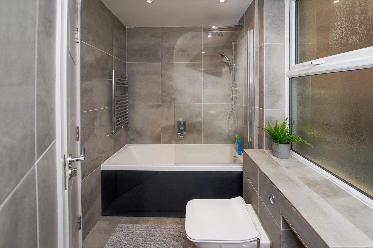 High Spec 2 Bed Apartment W/Parking Available London Bagian luar foto